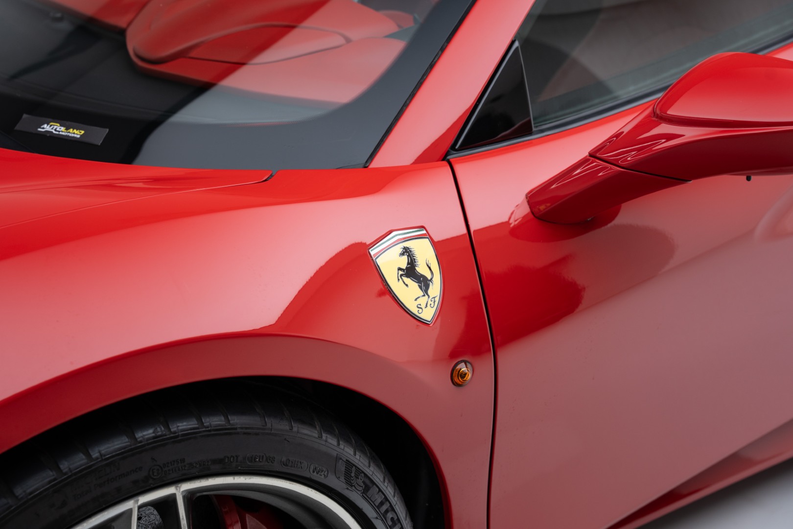2017 FERRARI 488 SPIDER | GCC | EXCELLENT CONDITION | MAIN DEALER SERVICE